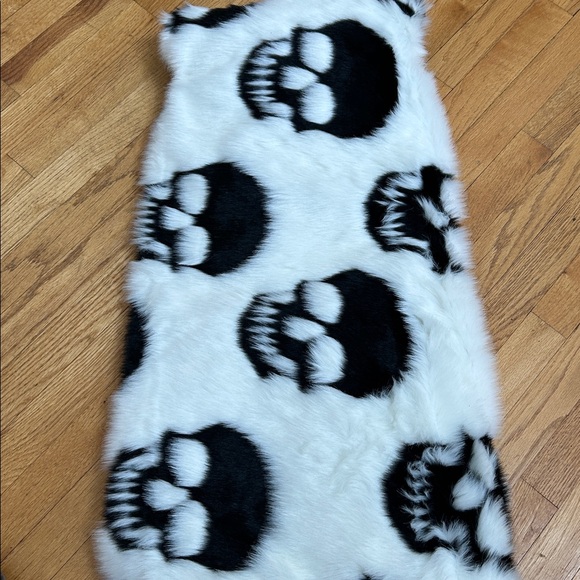 Cynthia Rowley Black and White Faux Fur Throw - Picture 2 of 9